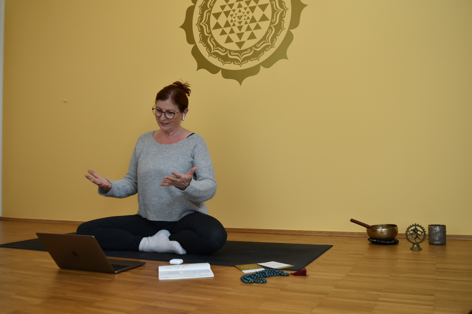 Jutta Gründler YuttaYoga Online-Yoga